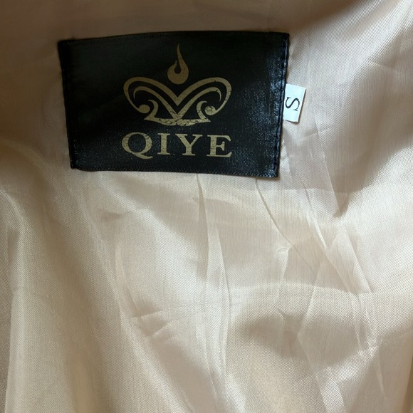 QIYE  Faux Fur Long Sleeve Jacket Lined Beige Size S - Picture 6 of 6